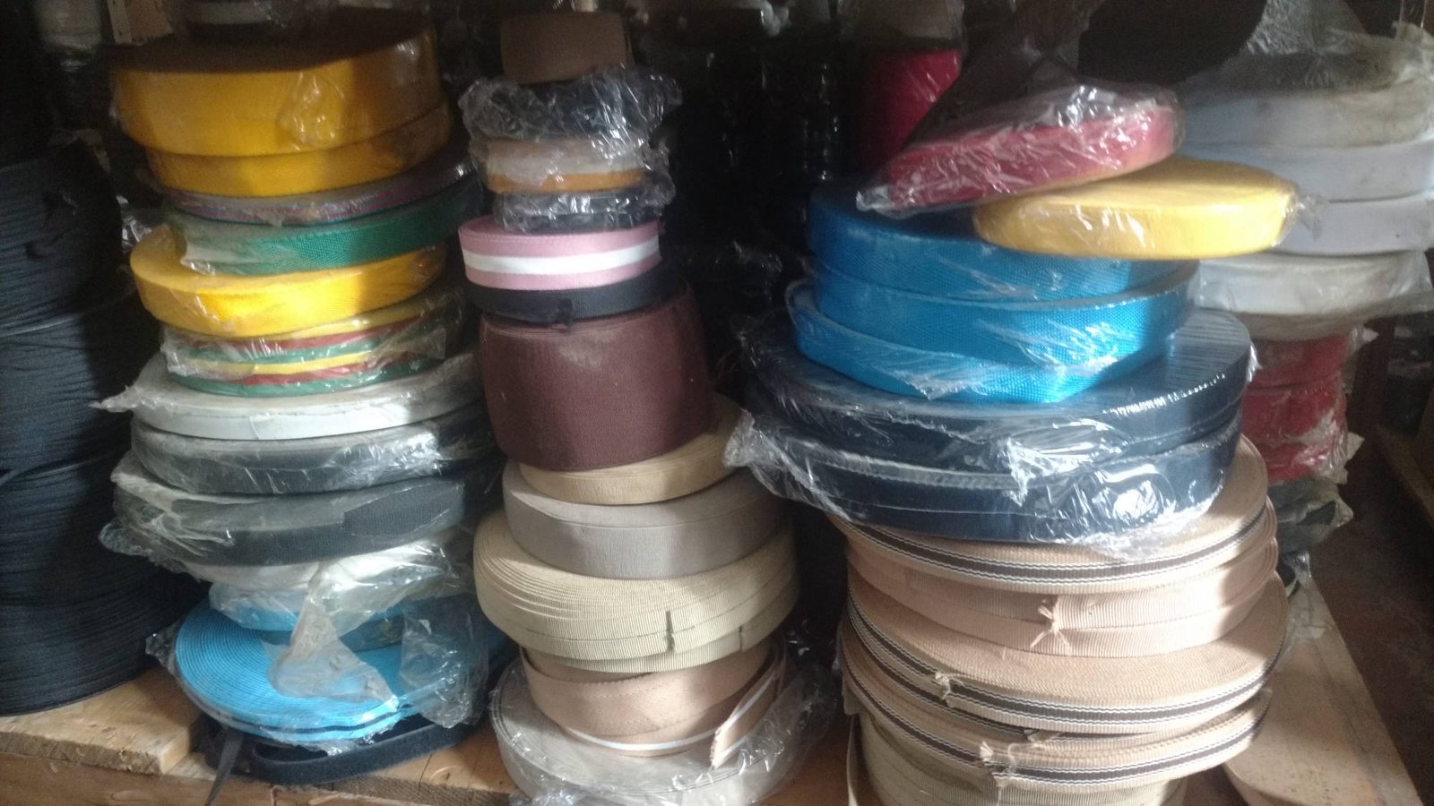 Fitas sarjadas e elásticos varias cores